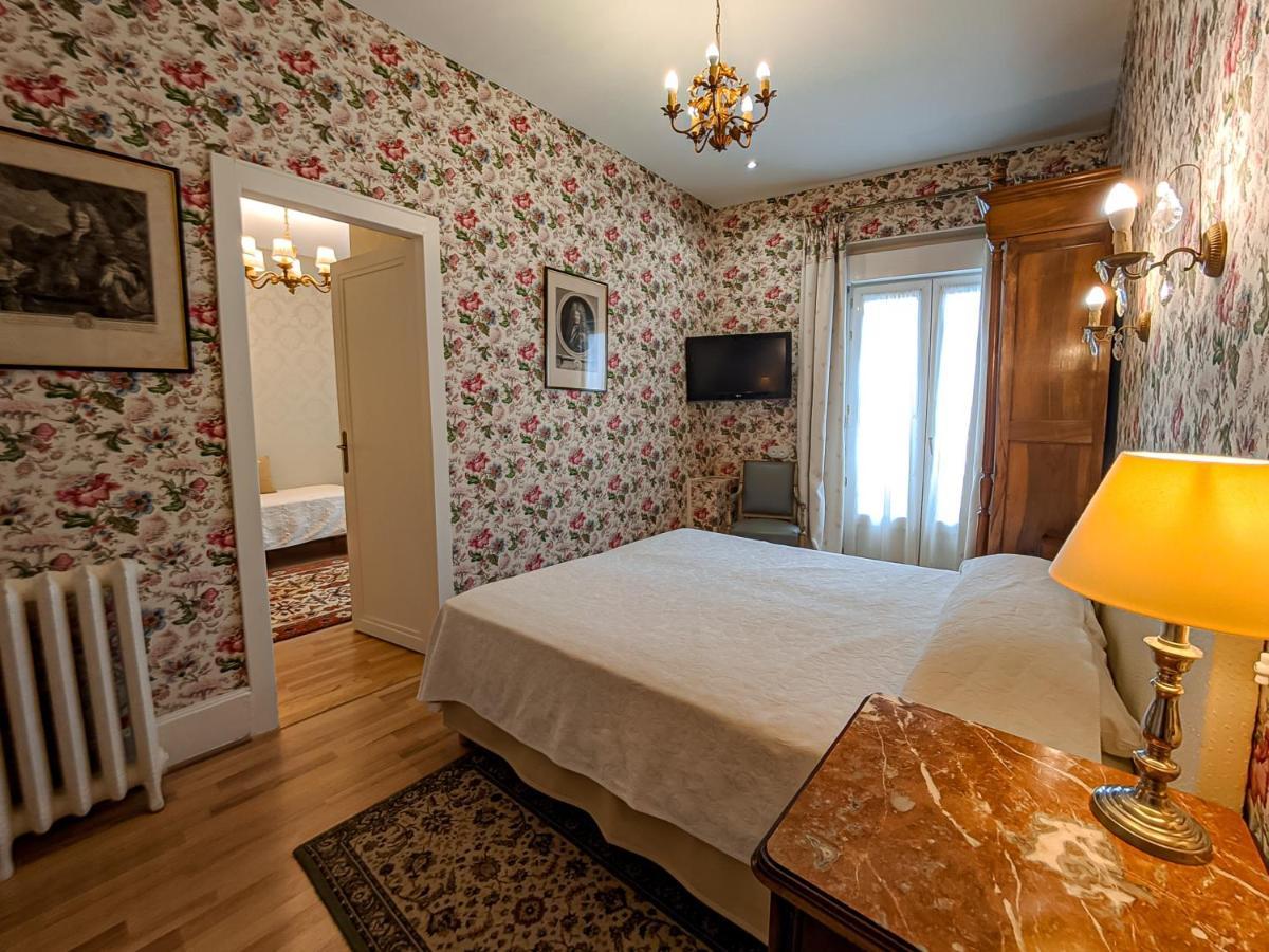 Hotel De L'Abeille Orléans Esterno foto