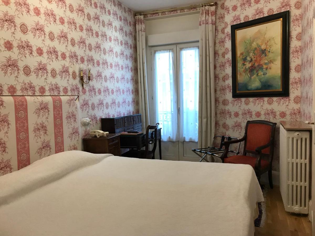 Hotel De L'Abeille Orléans Esterno foto