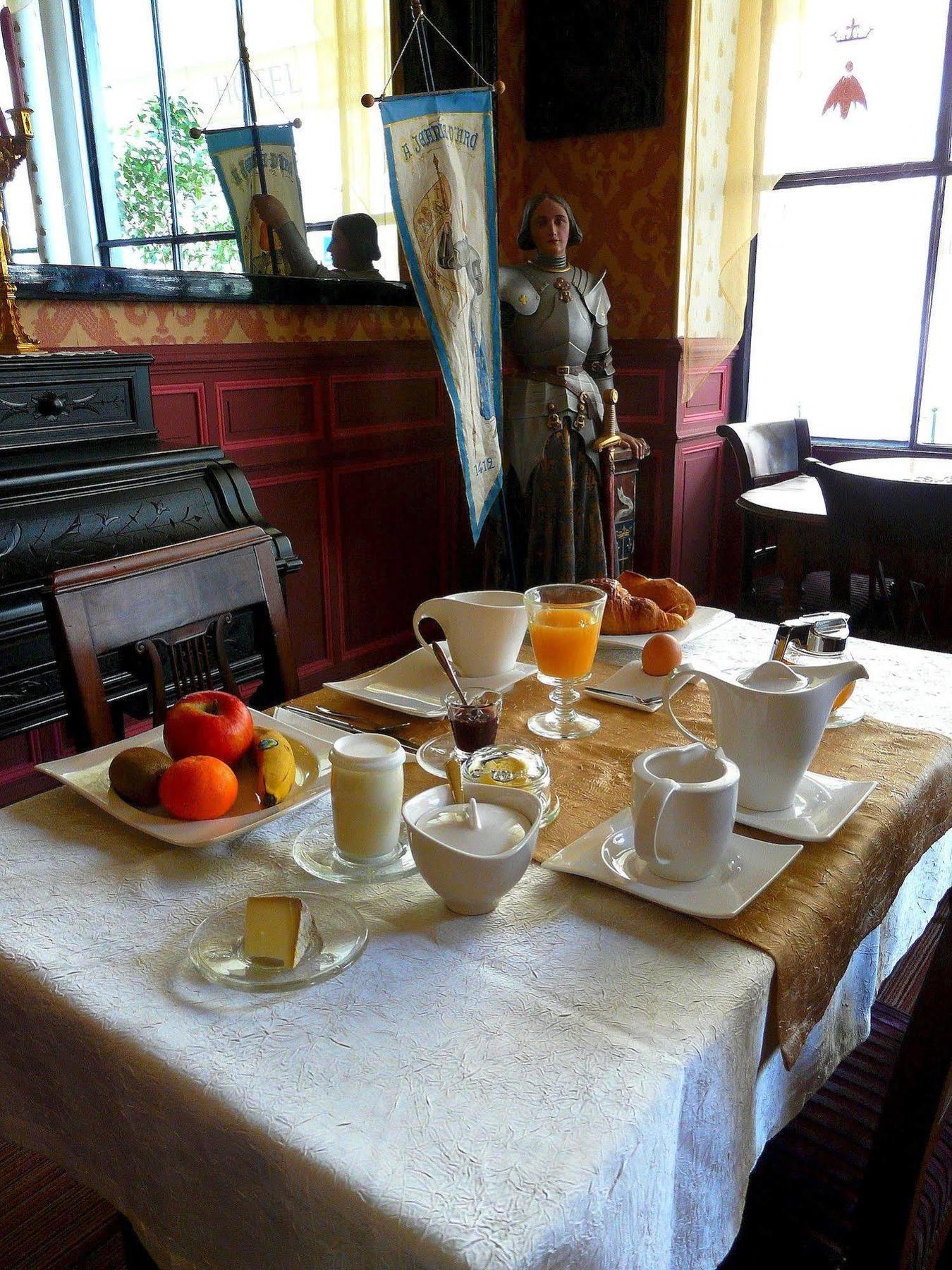Hotel De L'Abeille Orléans Esterno foto