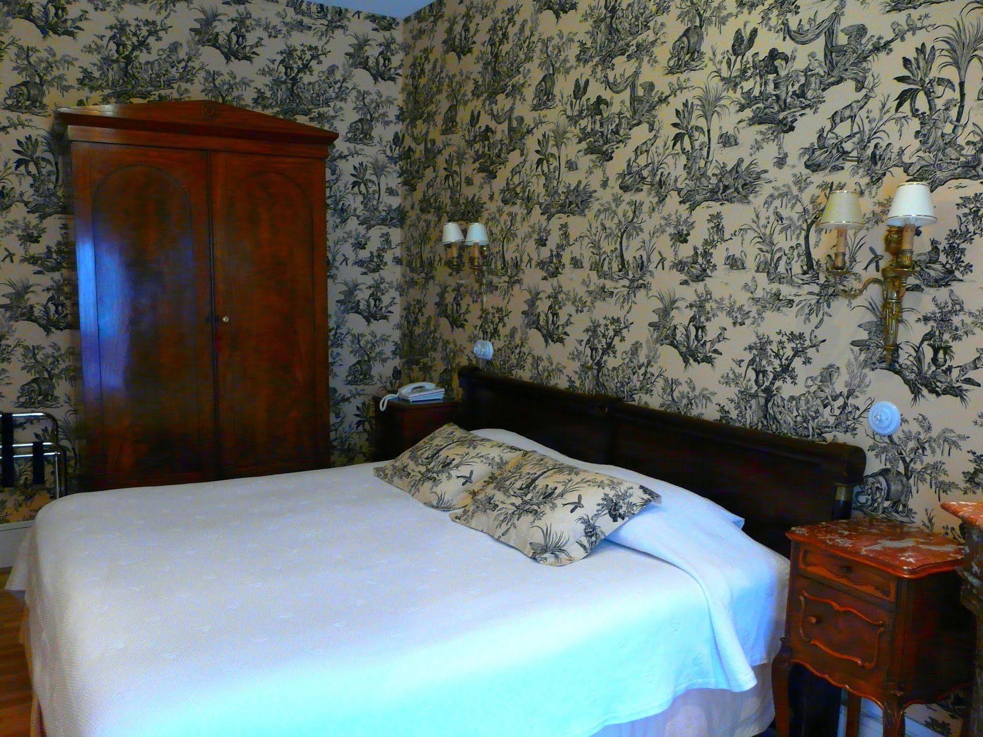 Hotel De L'Abeille Orléans Esterno foto