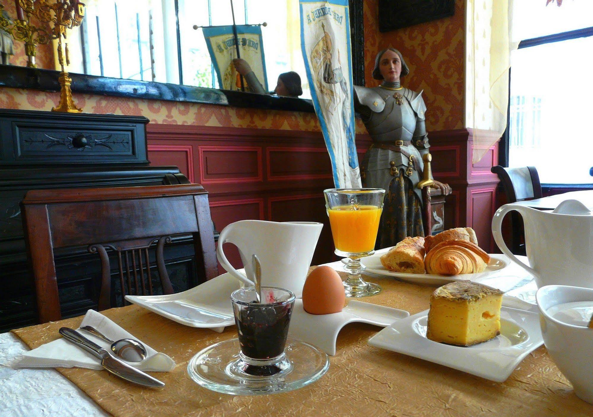 Hotel De L'Abeille Orléans Esterno foto