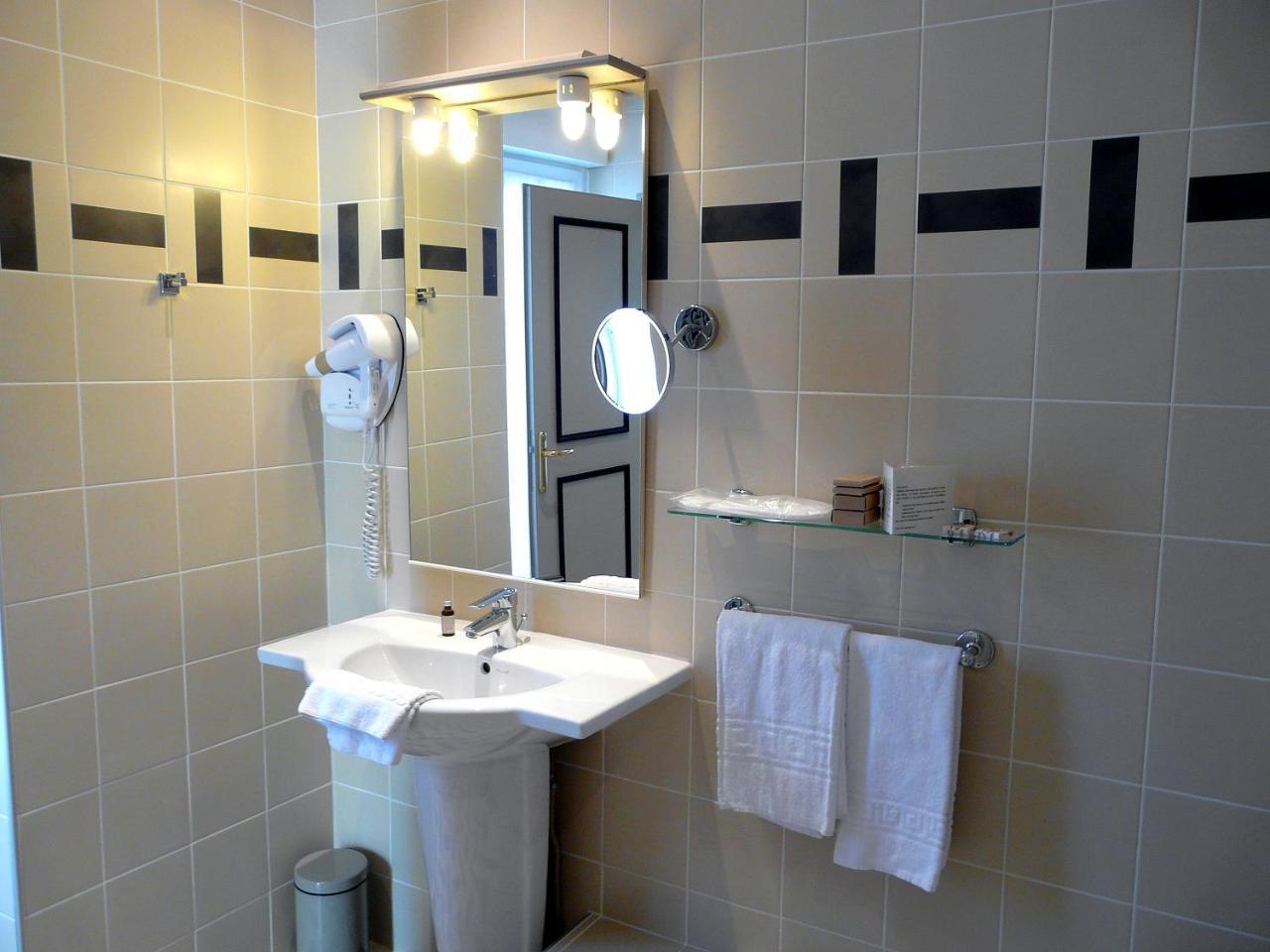 Hotel De L'Abeille Orléans Esterno foto